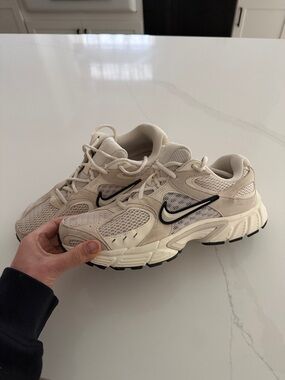 Women’s V5 RNR Sneaker